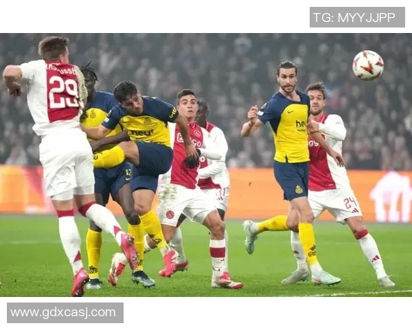 欧联杯曼联逆转多特蒙德补时绝杀引发争议判罚全场沸腾